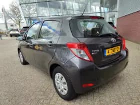 Toyota Yaris thumbnail 3