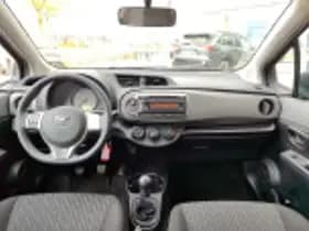 Toyota Yaris thumbnail 35