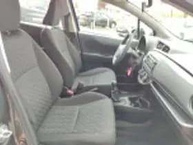 Toyota Yaris thumbnail 36