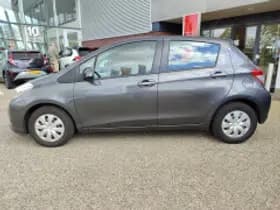 Toyota Yaris thumbnail 5