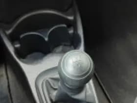 Toyota Yaris thumbnail 44