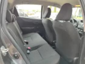 Toyota Yaris thumbnail 45