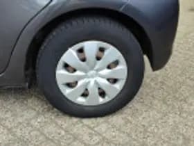 Toyota Yaris thumbnail 47
