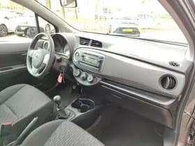Toyota Yaris thumbnail 57