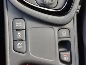 Toyota Yaris thumbnail 32