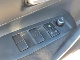 Toyota Corolla thumbnail 16