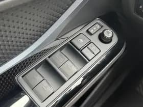 Toyota C hr thumbnail 17