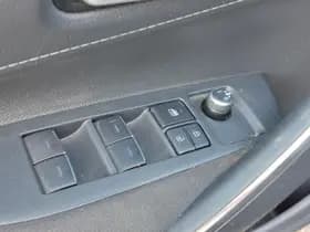Toyota Corolla thumbnail 16