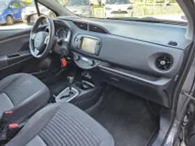 Toyota Yaris thumbnail 4