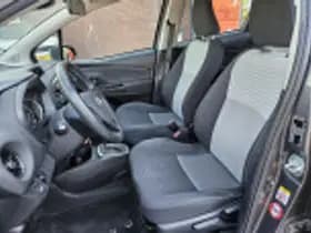 Toyota Yaris thumbnail 51