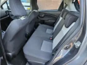 Toyota Yaris thumbnail 52