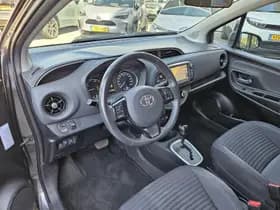 Toyota Yaris thumbnail 8