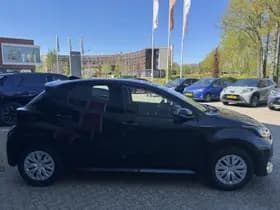 Toyota Yaris thumbnail 12