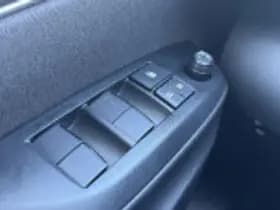 Toyota Yaris thumbnail 39