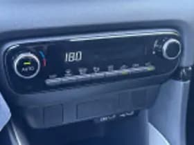Toyota Yaris thumbnail 47