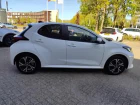 Toyota Yaris thumbnail 11