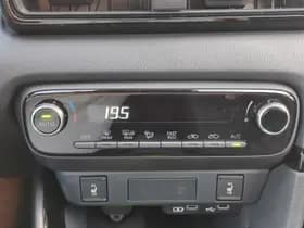 Toyota Yaris thumbnail 17