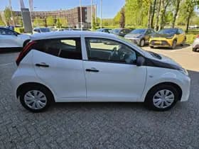 Toyota Aygo thumbnail 12