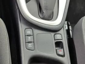 Toyota Yaris thumbnail 32