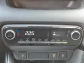 Toyota Yaris thumbnail 66