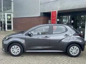 Toyota Yaris thumbnail 11