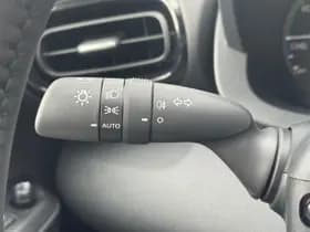 Toyota Yaris thumbnail 18