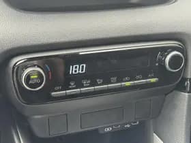 Toyota Yaris thumbnail 25