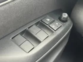 Toyota Yaris thumbnail 42