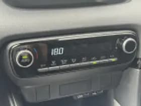 Toyota Yaris thumbnail 50