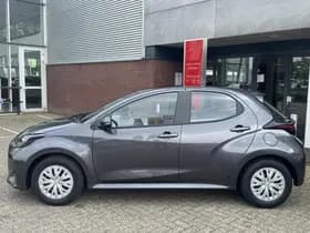 Toyota Yaris thumbnail 64