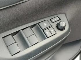 Toyota Yaris thumbnail 18