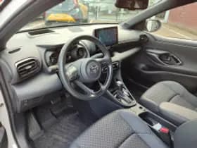 Toyota Yaris thumbnail 4