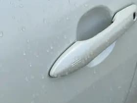 Toyota Yaris thumbnail 40