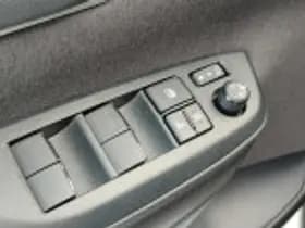 Toyota Yaris thumbnail 55