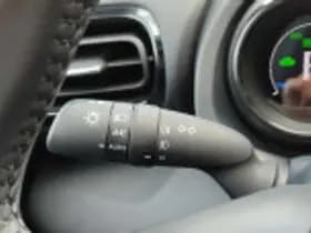 Toyota Yaris thumbnail 60