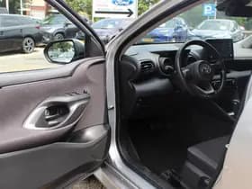 Toyota Yaris thumbnail 13