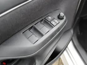 Toyota Yaris thumbnail 19