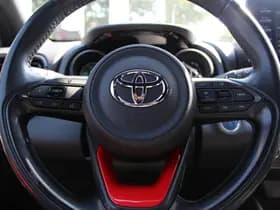 Toyota Yaris thumbnail 14