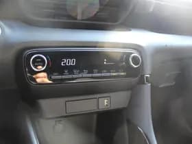 Toyota Yaris thumbnail 23