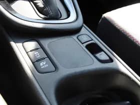 Toyota Yaris thumbnail 24