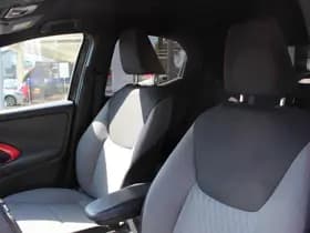 Toyota Yaris thumbnail 32