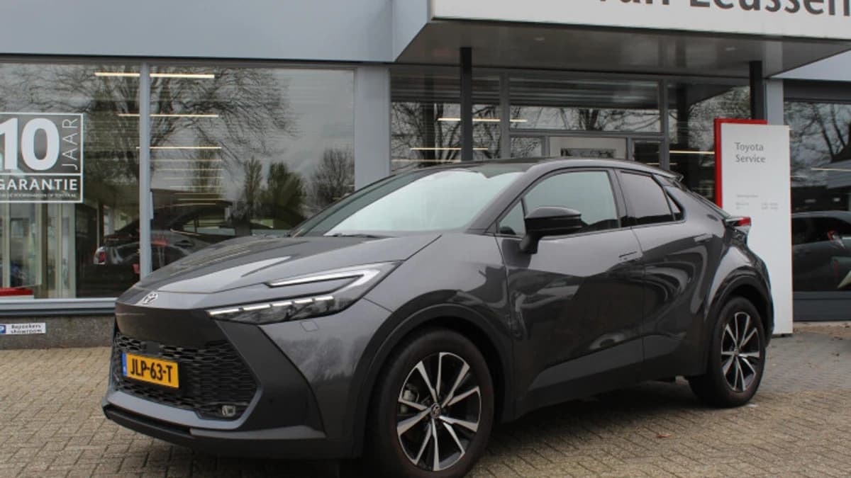 Toyota C hr — foto 1