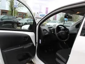 Toyota Aygo thumbnail 11