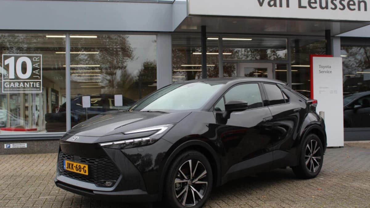 Toyota C hr — foto 1