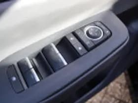 Toyota Prius thumbnail 49