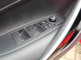 Toyota Corolla thumbnail 33