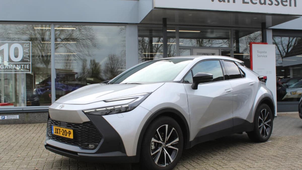 Toyota C hr — foto 1