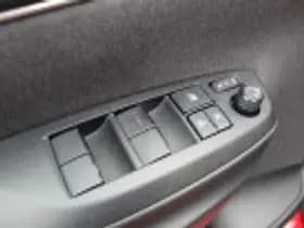 Toyota Yaris thumbnail 50