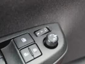 Toyota Yaris thumbnail 51