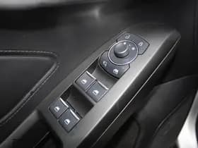 Ford Focus thumbnail 18